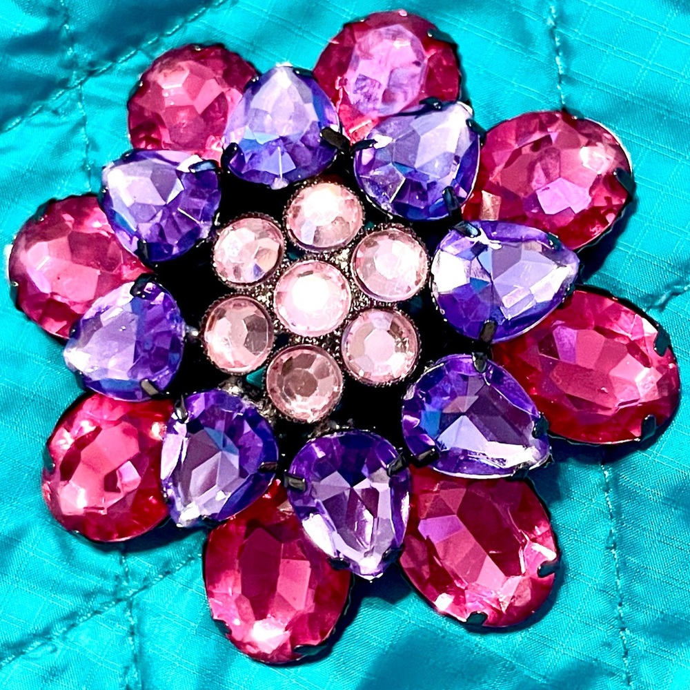 Vintage Pink Purple Rhinestone Brooch Large Floral Statement Pin 2.5” - Picture 4 of 4